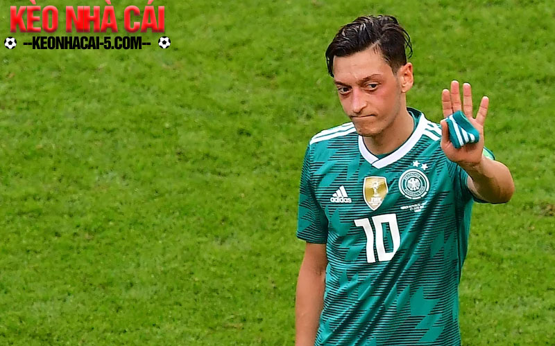 Đôi nét tiểu sử Mesut Ozil 